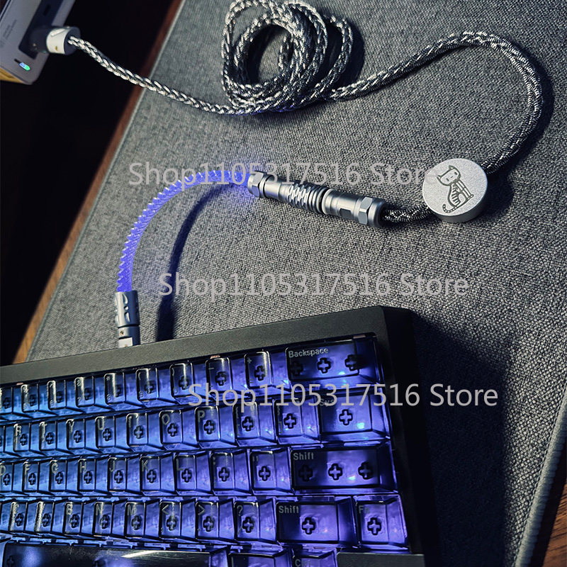 كابل لوحة مفاتيح ميكانيكية من  - مراجعة Aviator Connector Kit وسعره