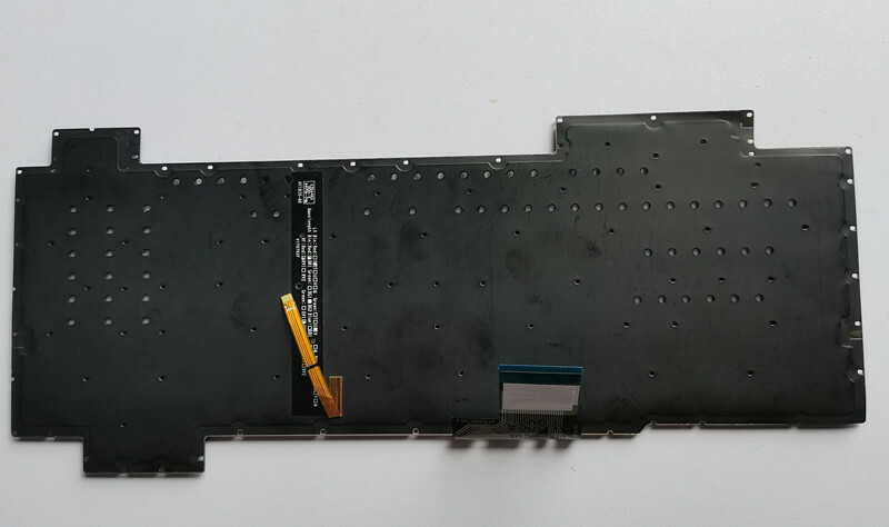 لوحة مفاتيح بيضاء مضاءة خلفيًا - مراجعة Gaming Keyboard Asus وسعره