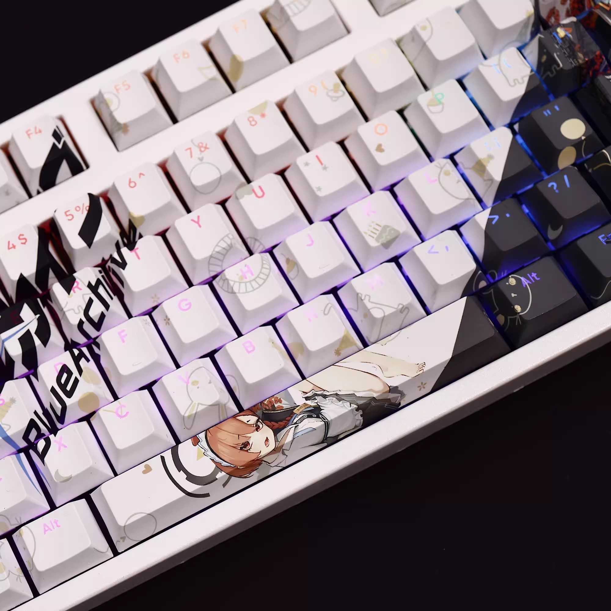 مفتاح مفتاح ميكامو يو من الأرش - مراجعة Gaming Keyboard Blue وسعره