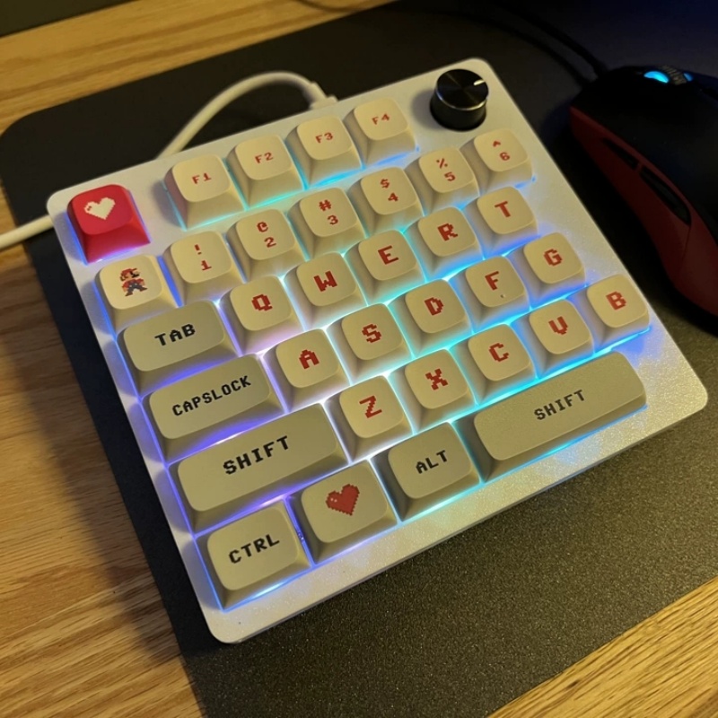 لوحة مفاتيح ميكانيكية سلكية لل - مراجعة Gaming Keyboard Mini وسعره
