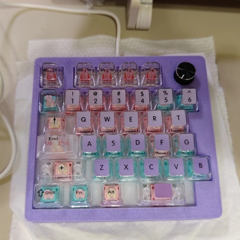 لوحة مفاتيح ميكانيكية سلكية لل - مراجعة Gaming Keyboard Mini وسعره